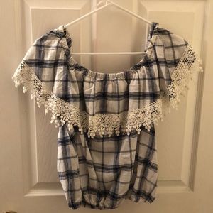 Women’s sleeveless blouse